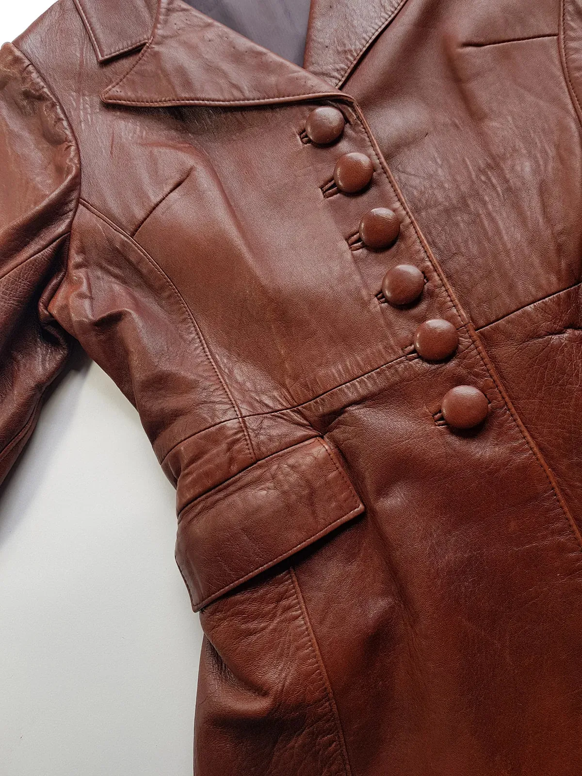 1970s English Made Congac Brown Leather Coat - Beautiful Leather Buttons & Perfect Knee Length