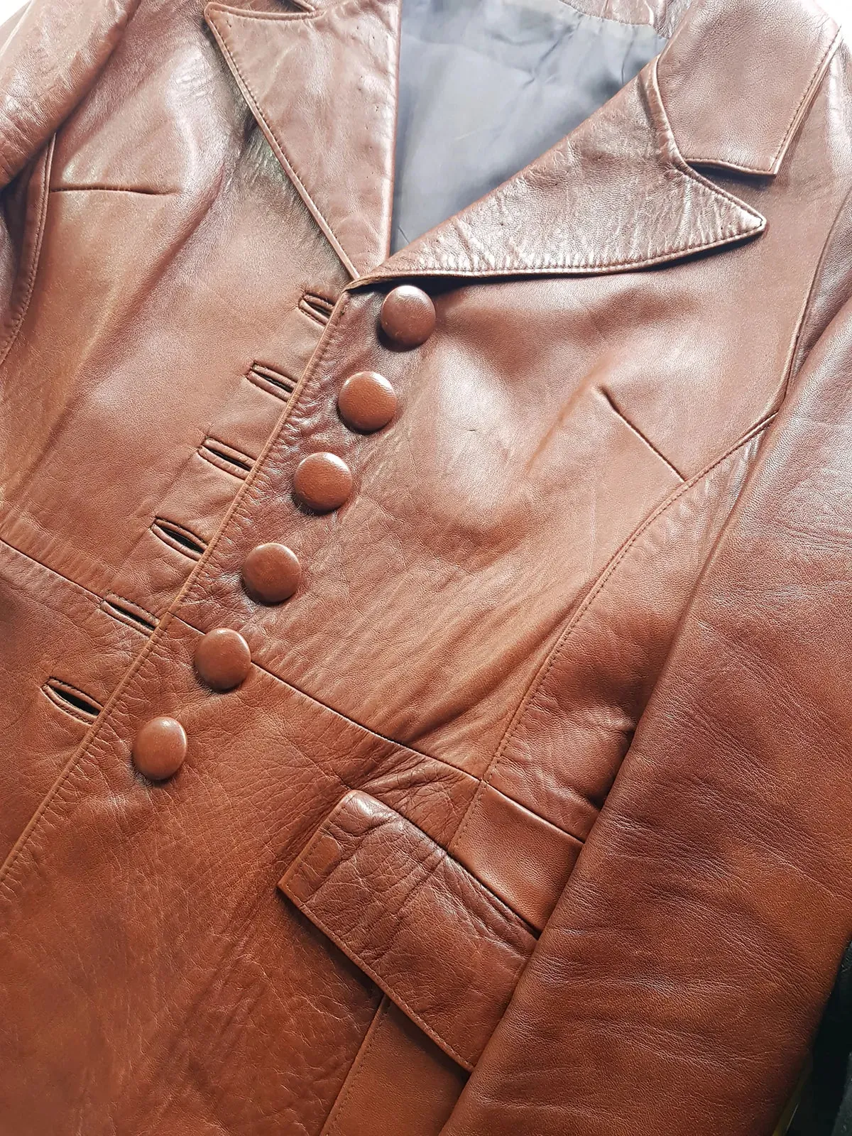 1970s English Made Congac Brown Leather Coat - Beautiful Leather Buttons & Perfect Knee Length