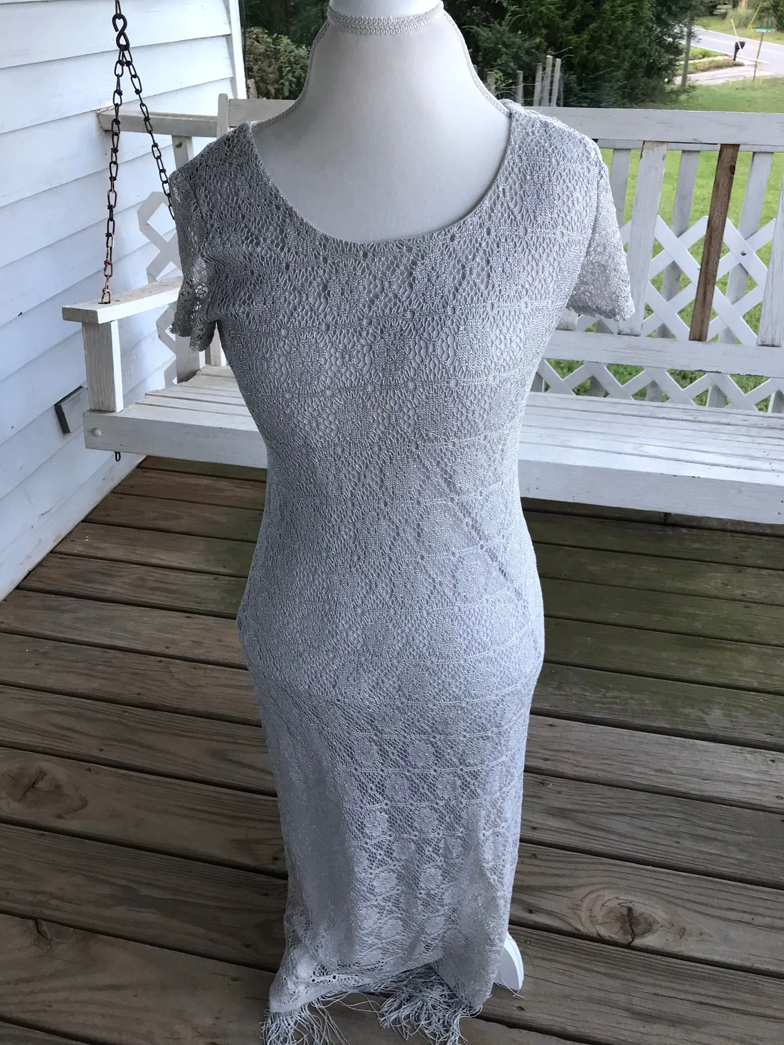 <€€* Womens JESSICA HOWARD Silver Metallic Thread Crocheted Cap Sleeve Party Cocktail Dress Fringe Hem Sz 8