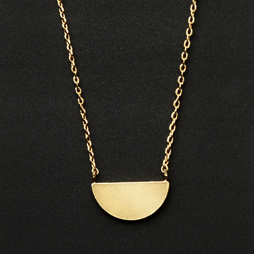 Refined Neck Half Moon/Gold