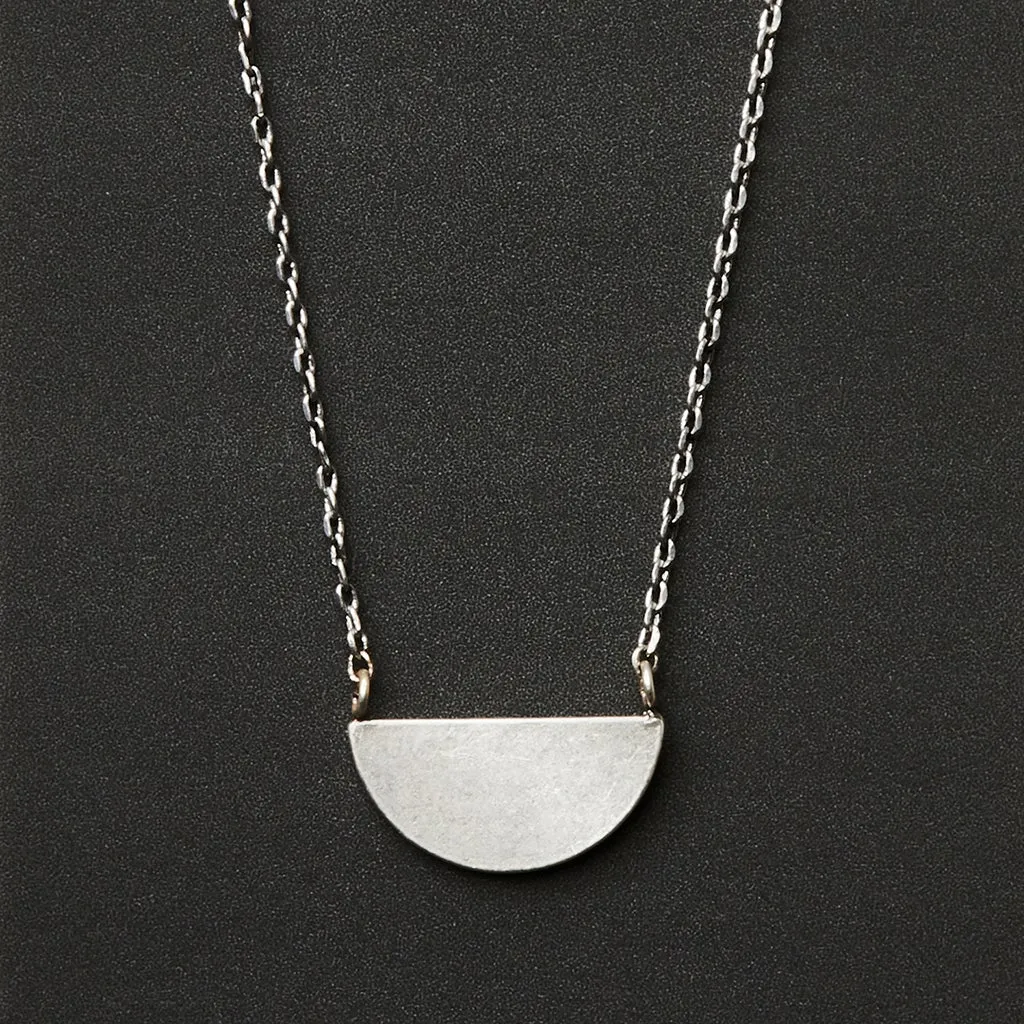 Refined Neck Half Moon/Silver