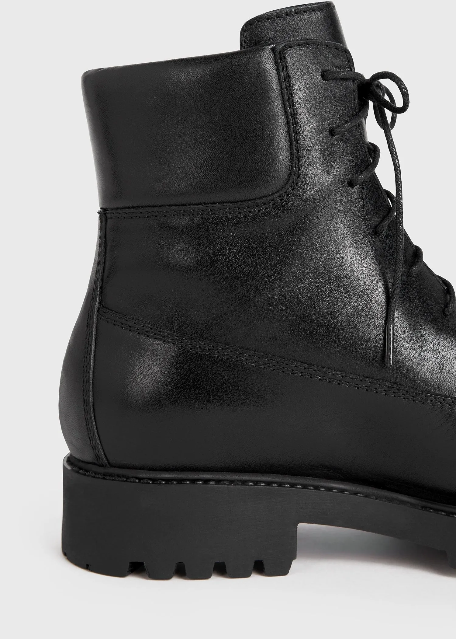 The Husky Boot black